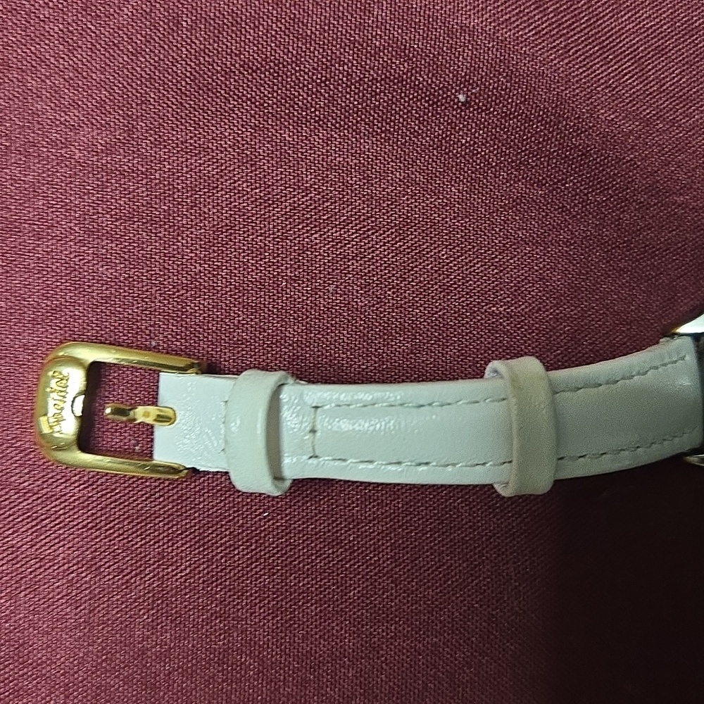 Vintage Mickey Mouse Gold and White Watch - Picture 3 of 4